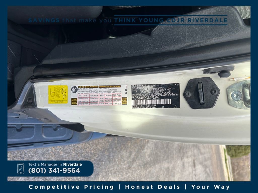 Used 2014 Toyota FJ Cruiser 4WD w/ Upgrade Package image 23