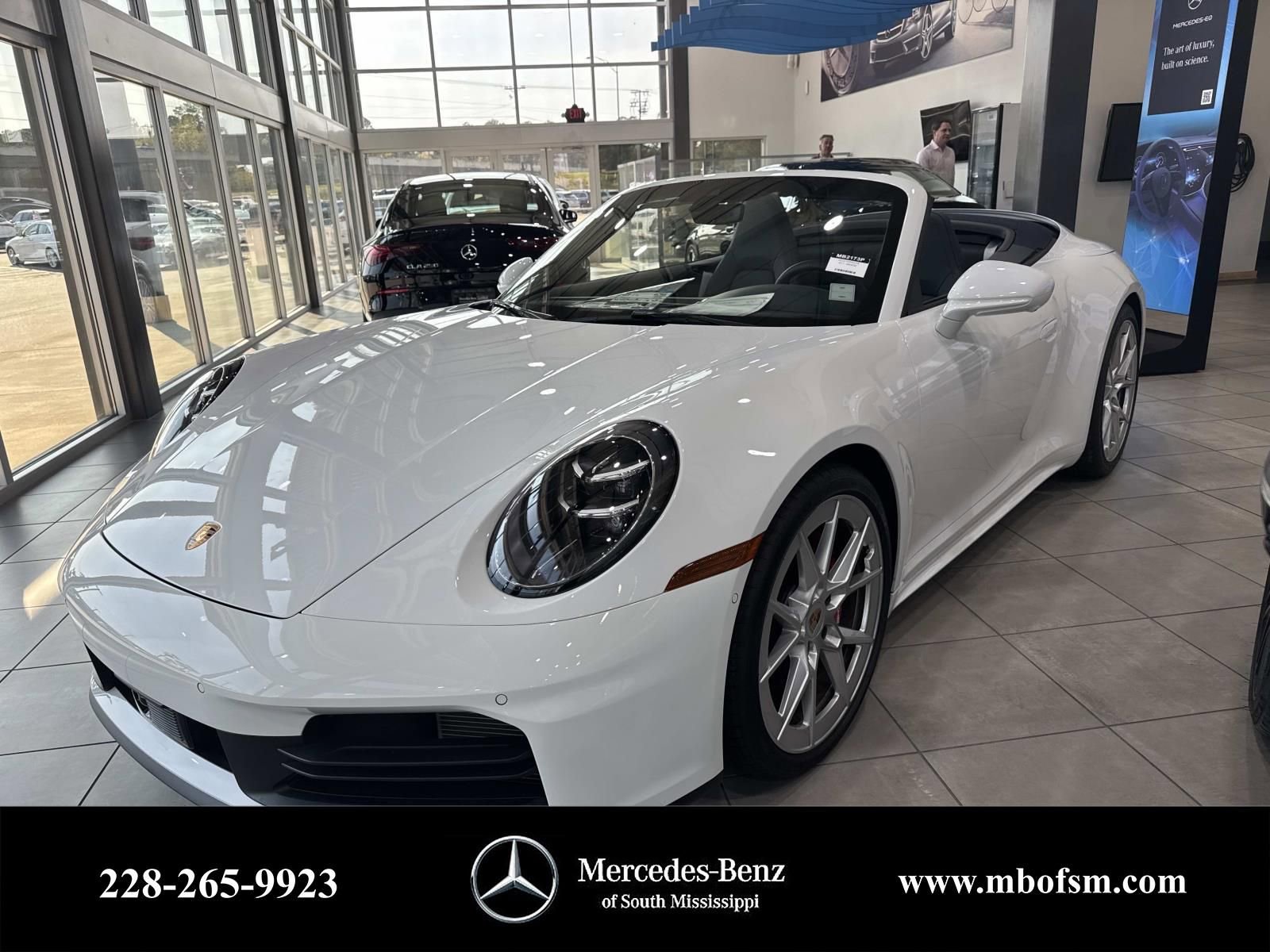 Used 2025 Porsche 911 Carrera image 1