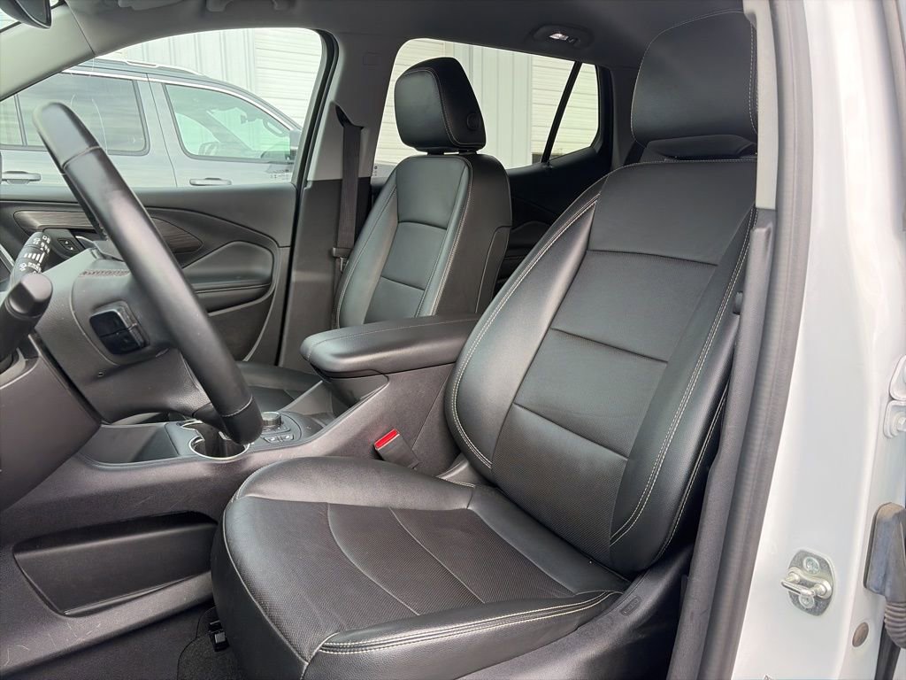 Used 2024 GMC Terrain SLT image 12