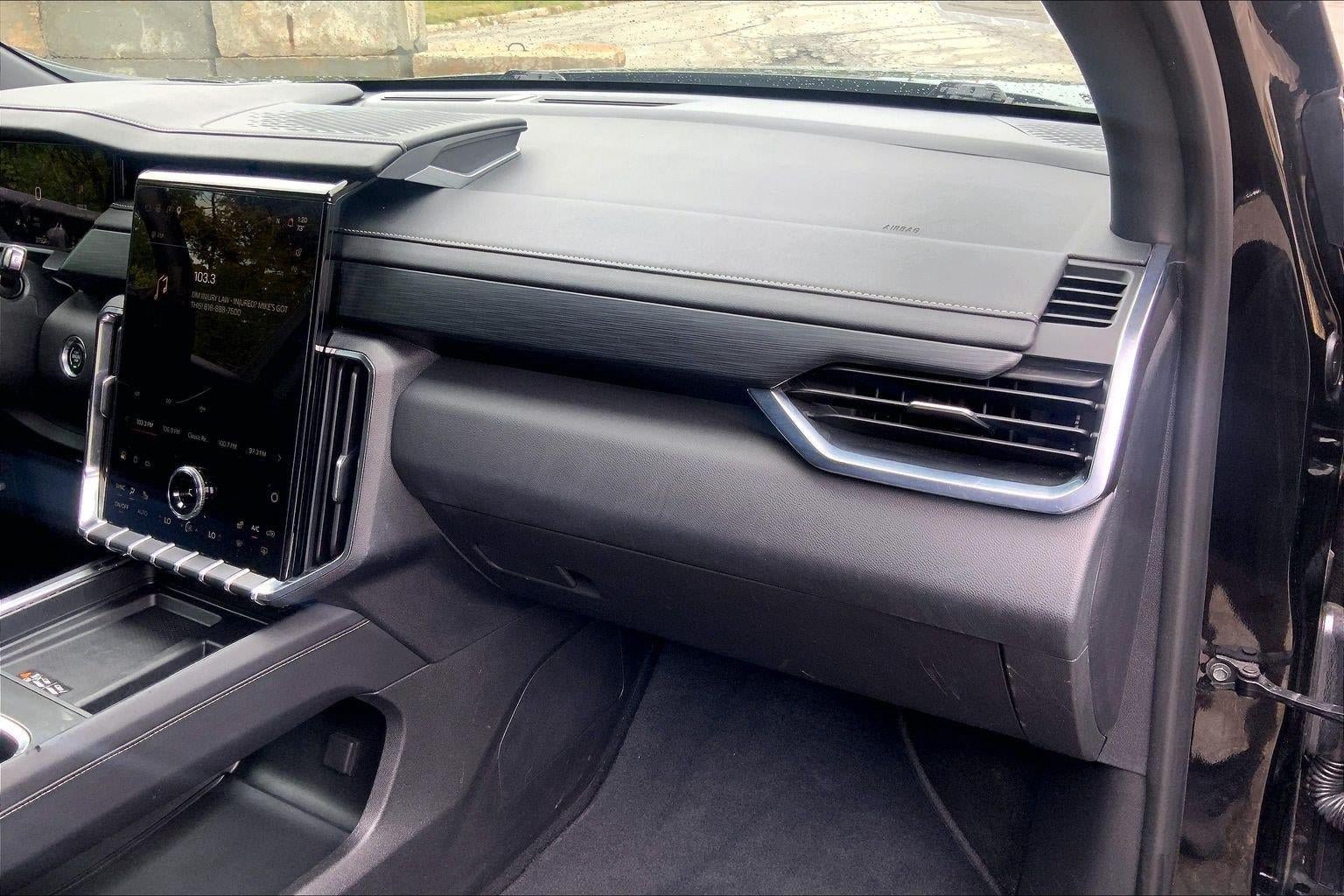 Used 2025 GMC Acadia Elevation FWD image 17