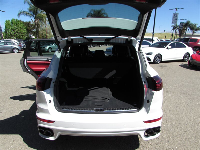 Used 2016 Porsche Cayenne GTS AWD/4WD image 30
