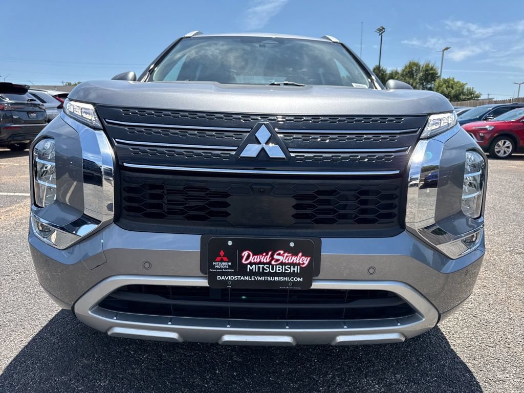 Used 2022 Mitsubishi Outlander SEL FWD image 2