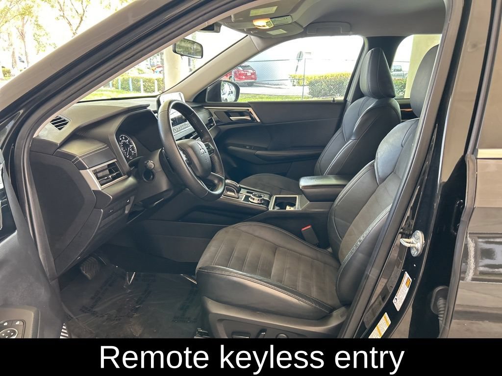 Used 2023 Mitsubishi Outlander SE FWD image 5