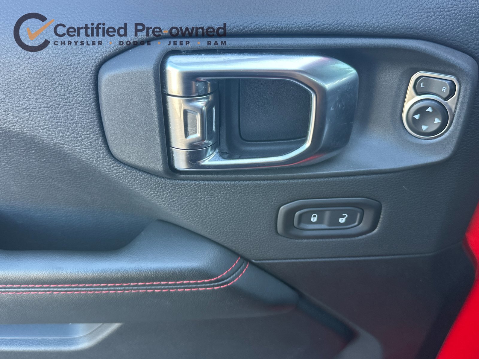 Certified 2025 Jeep Gladiator Rubicon w/ Convenience Group AWD/4WD image 12