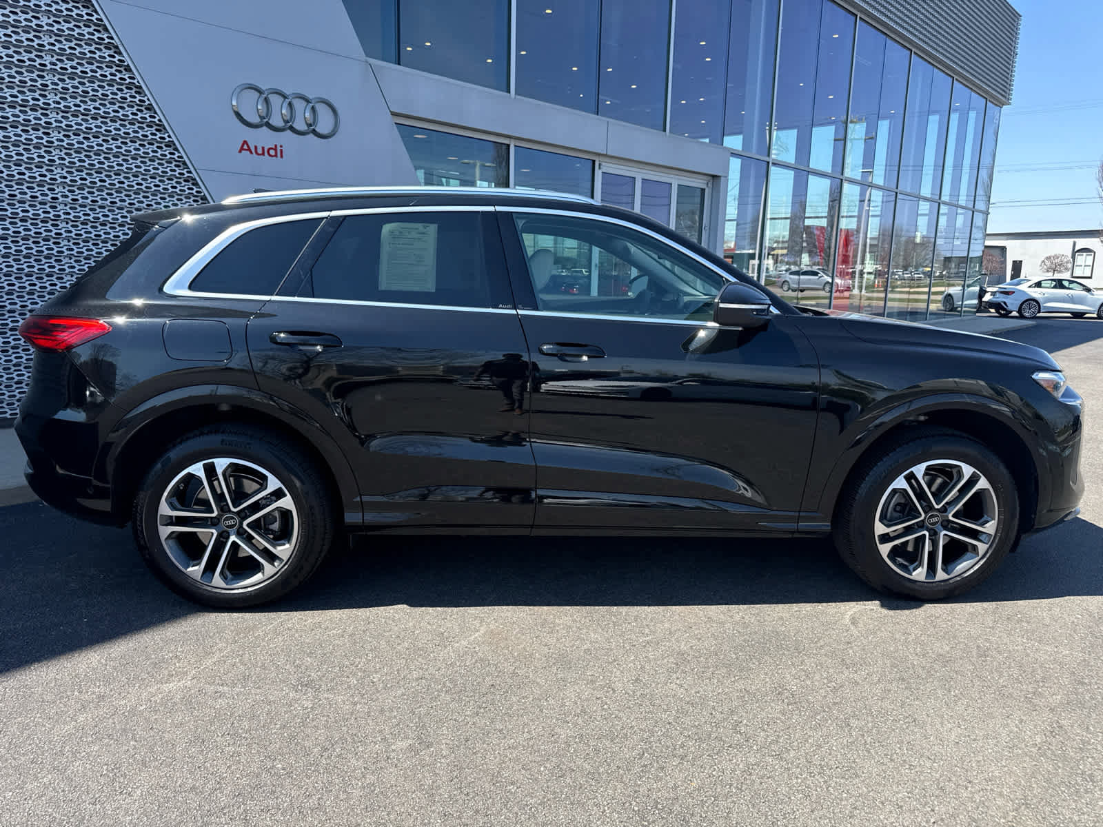 Used 2025 Audi Q5 Premium Plus w/ Premium Plus image 26