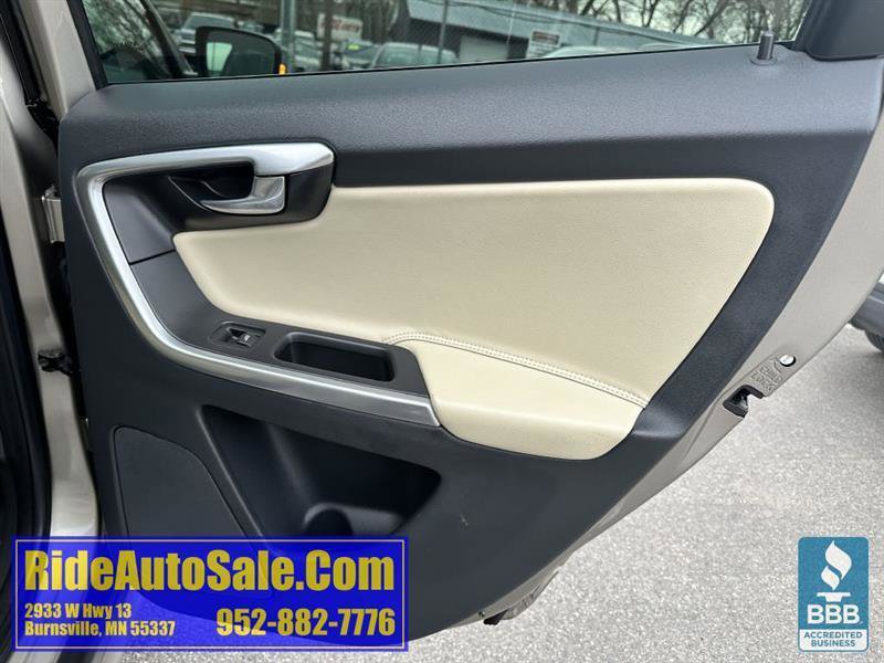 Used 2016 Volvo XC60 T6 w/ Proximity Package AWD/4WD image 15