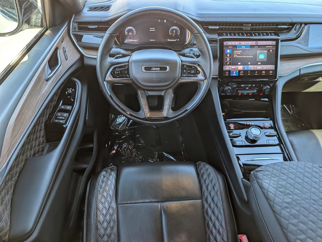 Used 2023 Jeep Grand Cherokee Summit w/ Luxury Tech Group V image 27