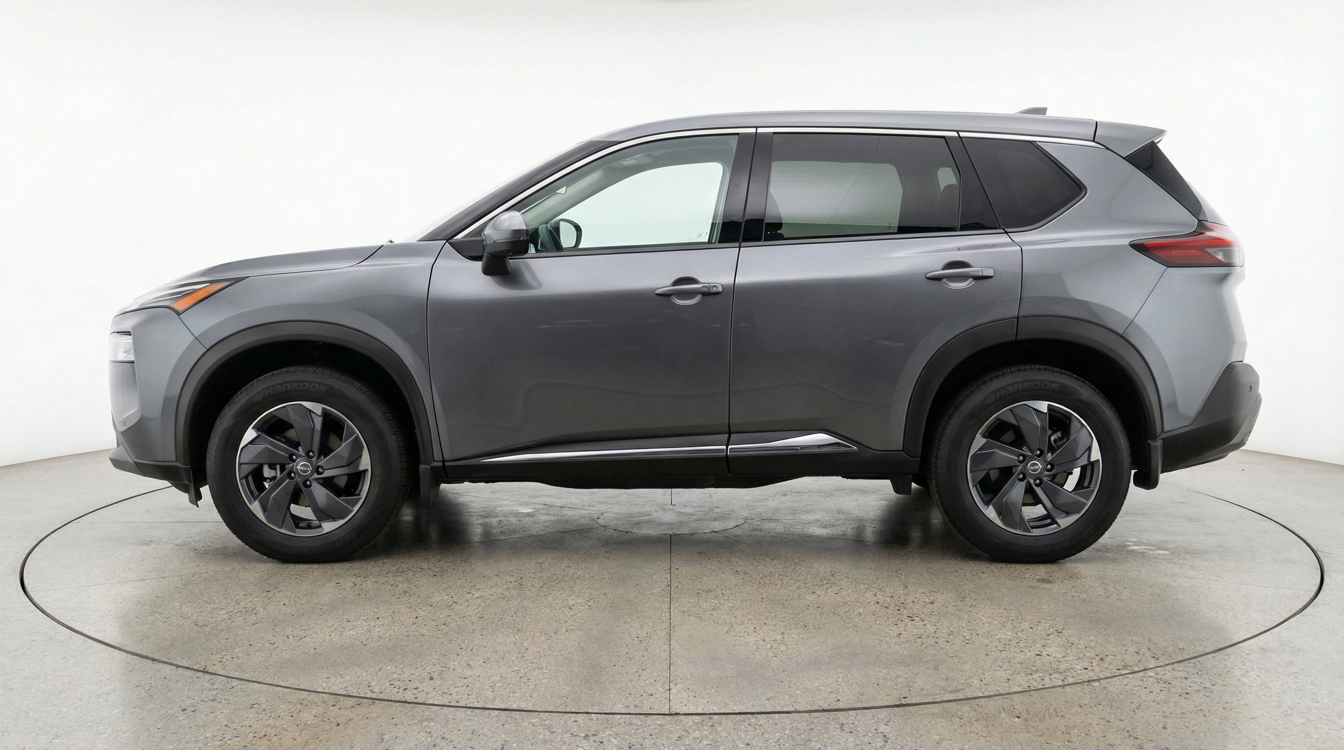 Used 2025 Nissan Rogue SV AWD/4WD image 5