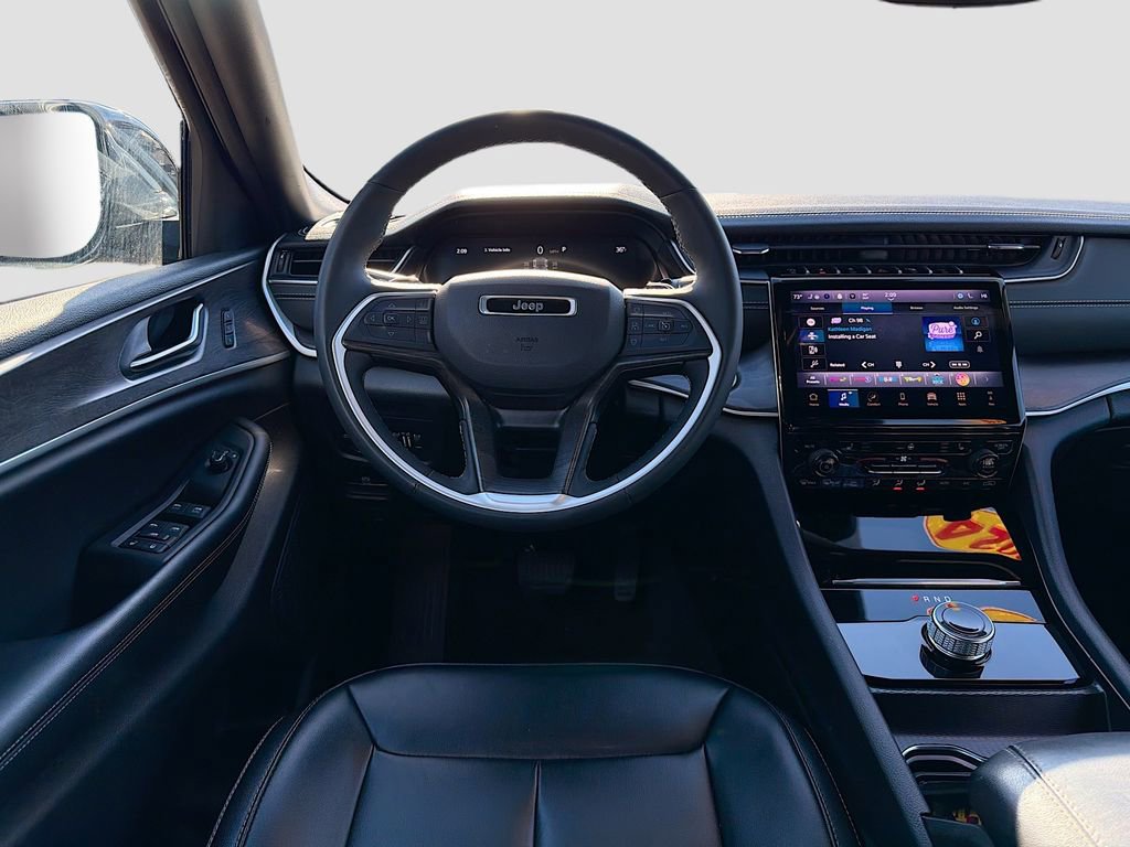 Used 2024 Jeep Grand Cherokee Limited image 19