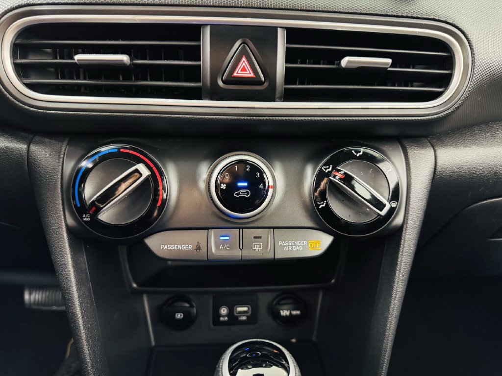 Used 2019 Hyundai Kona SE FWD image 16