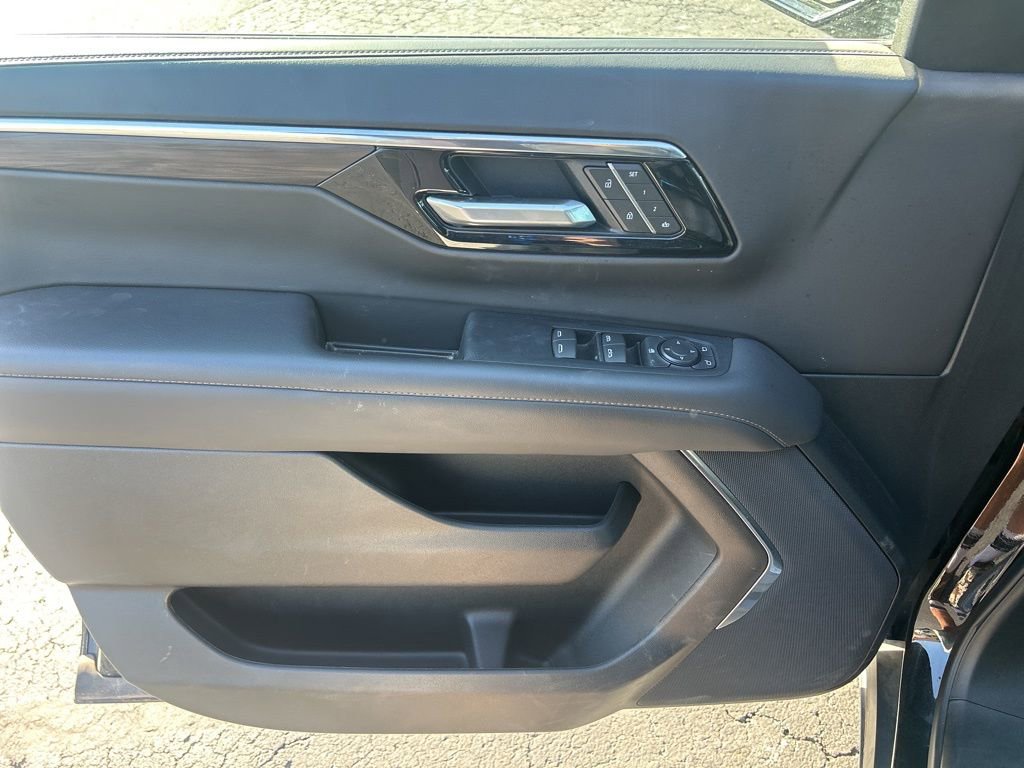 Used 2025 Chevrolet Tahoe Z71 image 13