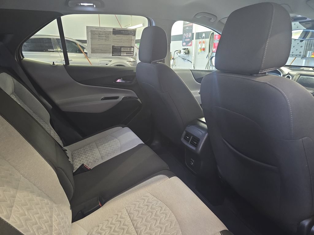 Used 2022 Chevrolet Equinox LT FWD image 11