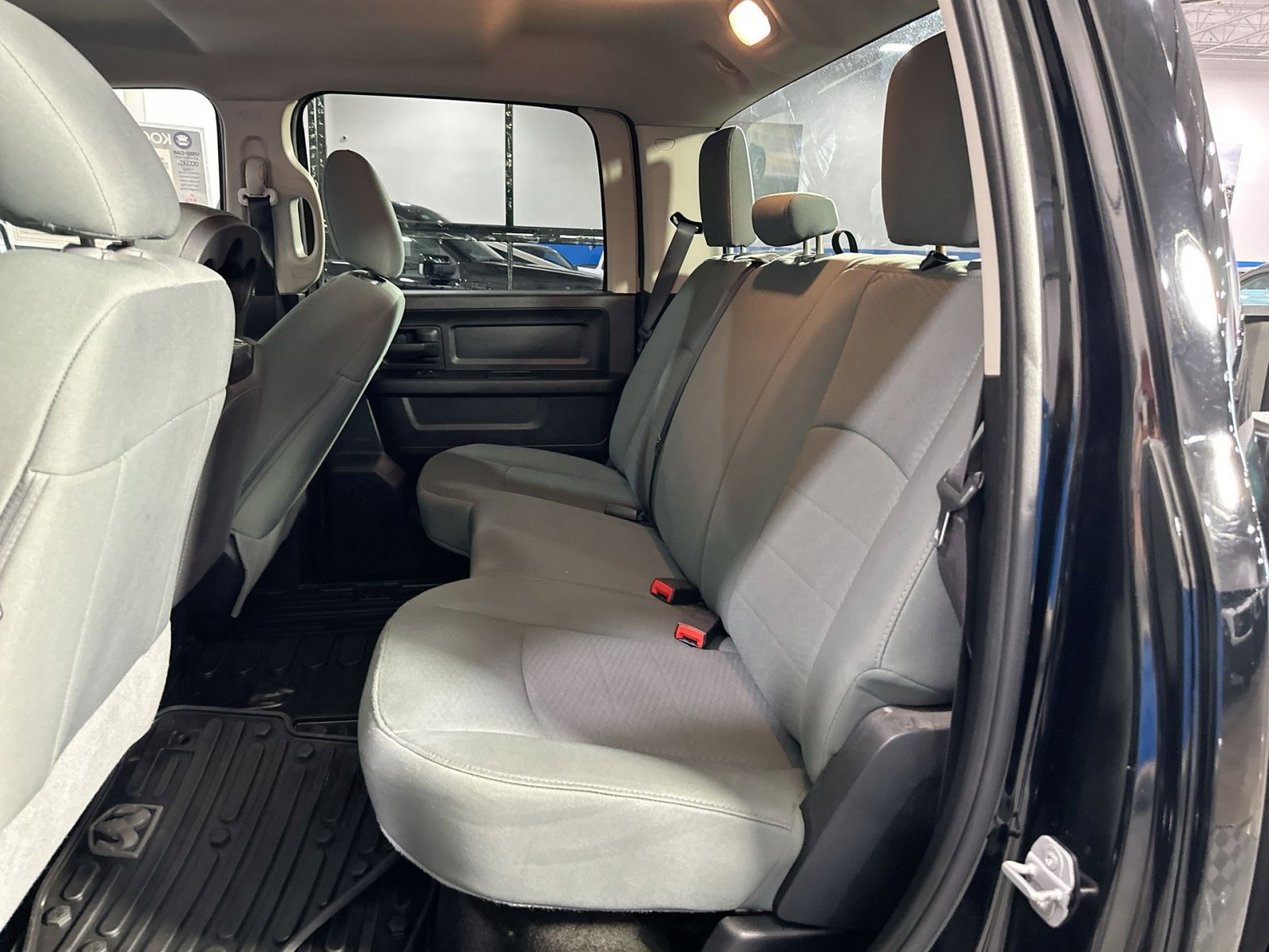 Used 2015 RAM 1500 Express image 30