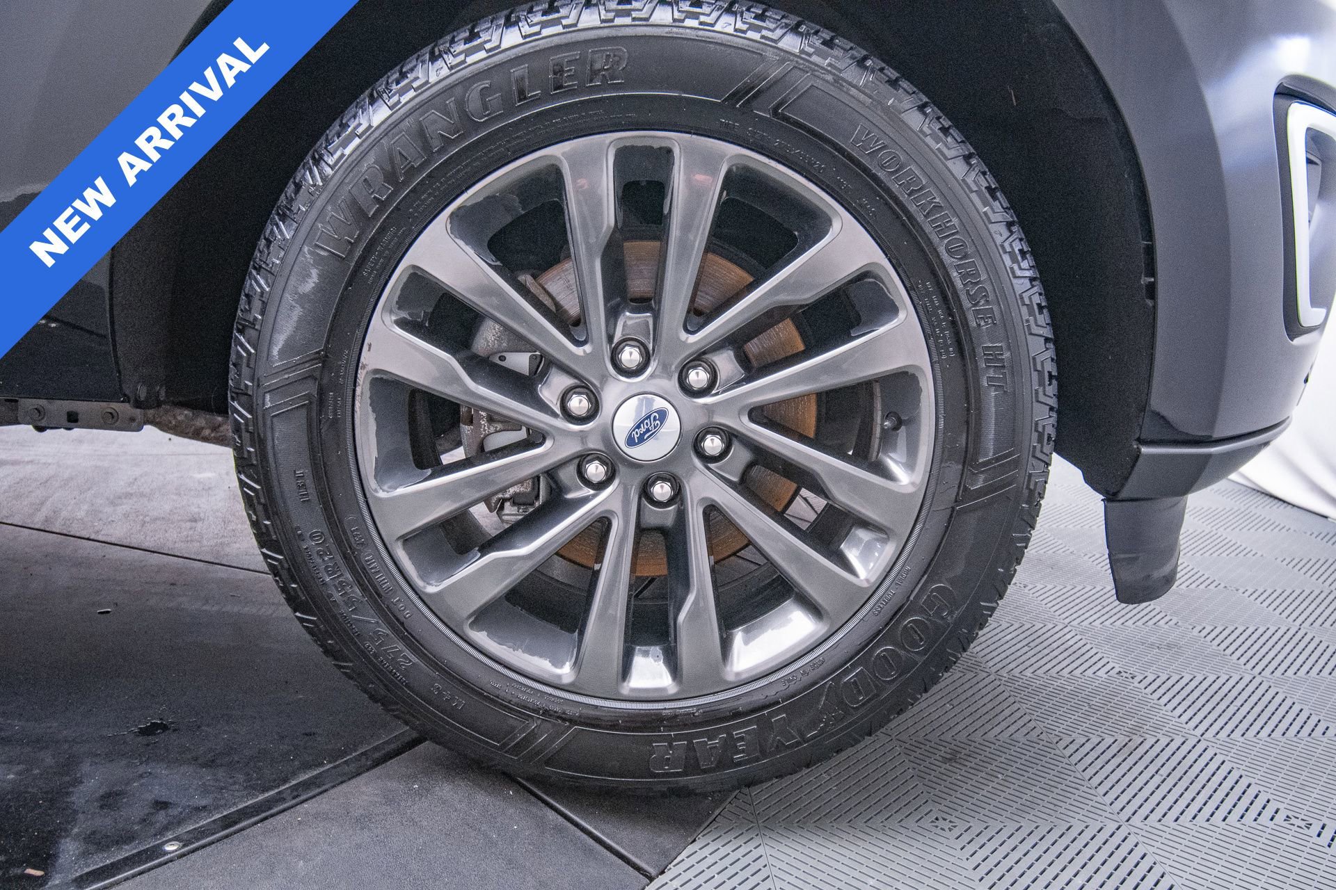 Used 2020 Ford Expedition Max Limited w/ Equipment Group 301A image 21