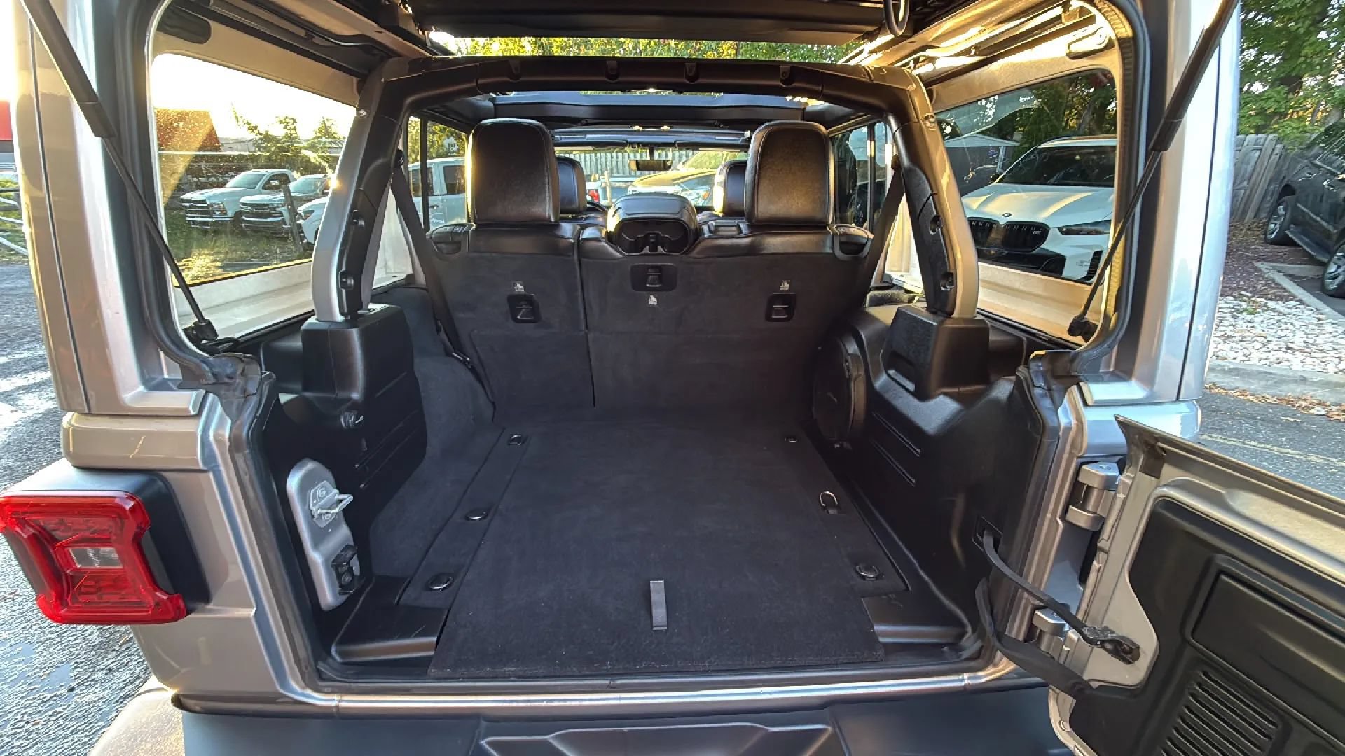 Used 2019 Jeep Wrangler Unlimited Sahara w/ Quick Order Package 24M Moab AWD/4WD image 44