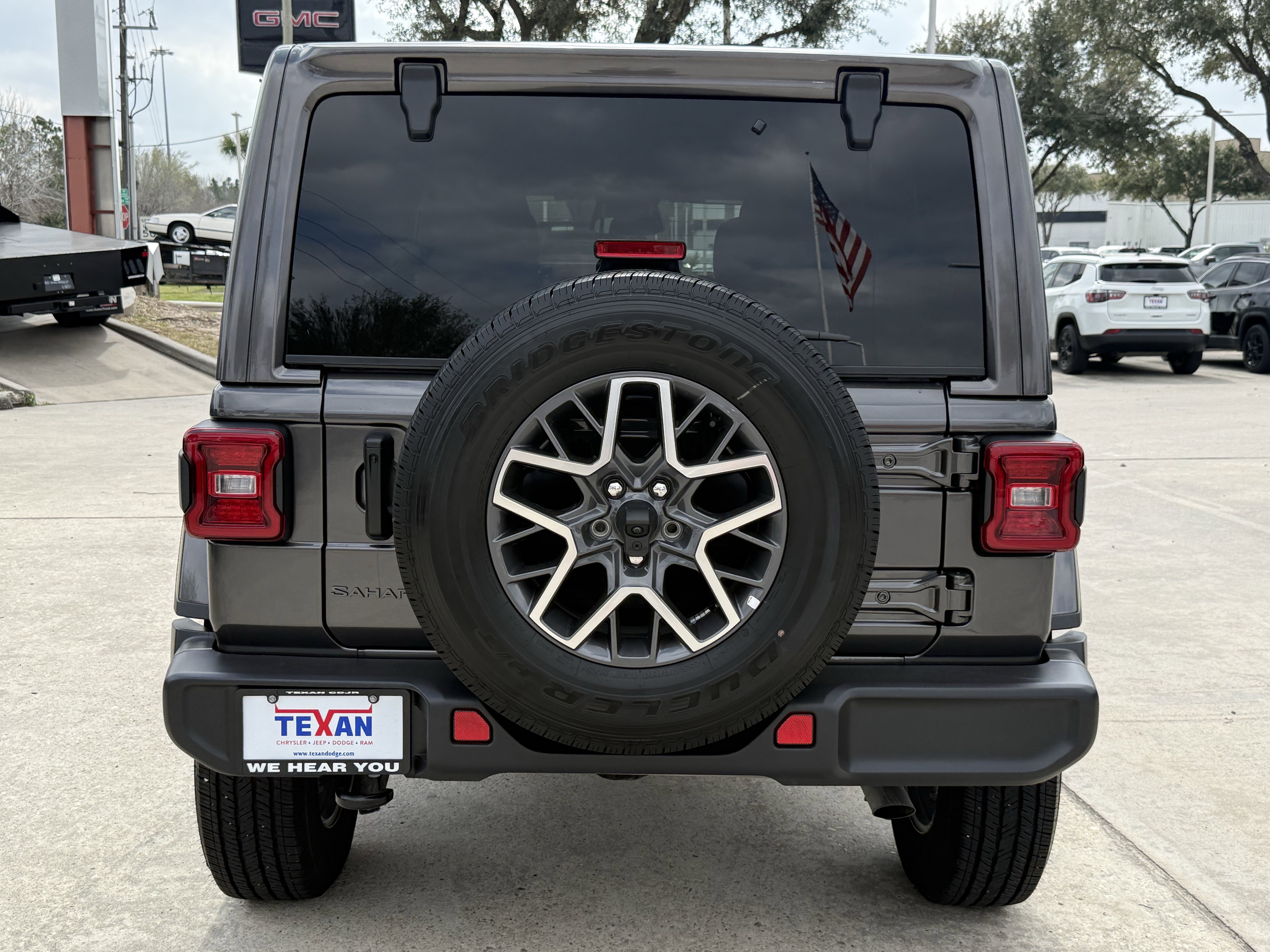 Used 2025 Jeep Wrangler Sahara image 6