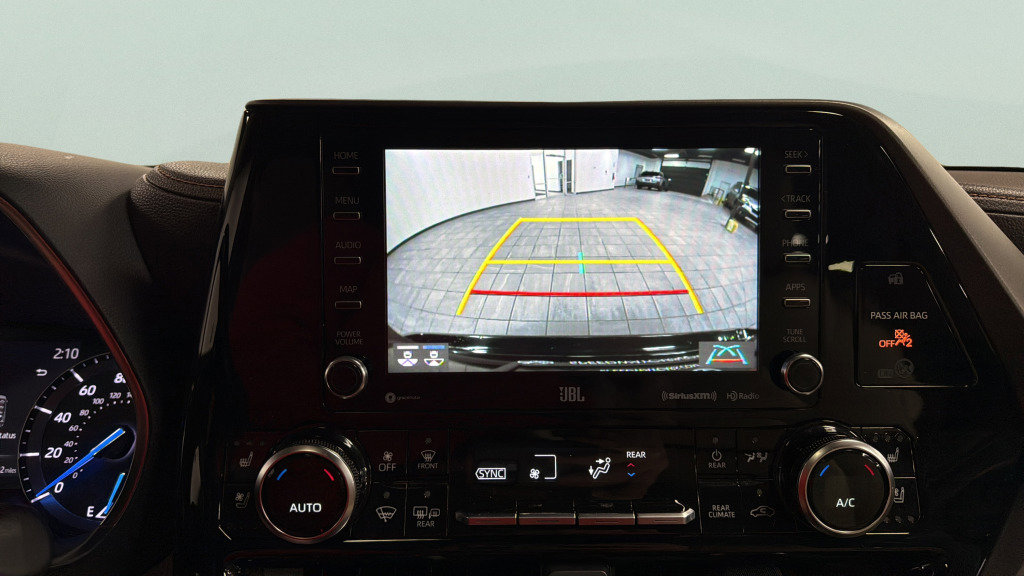 Used 2020 Toyota Highlander Limited AWD/4WD image 29