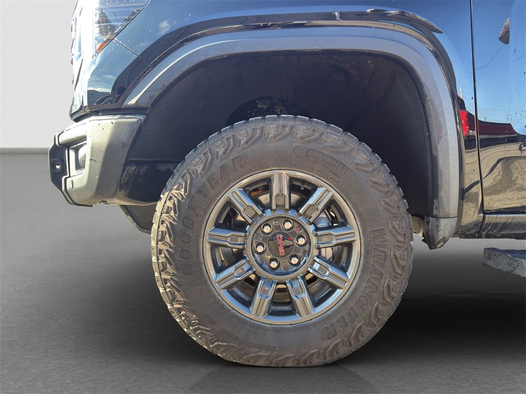Used 2025 GMC Sierra 1500 AT4X image 5