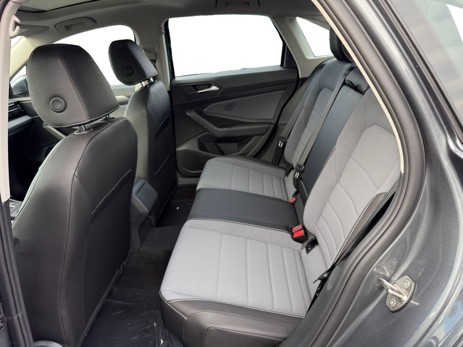 New 2027 Volkswagen Jetta SE FWD image 16