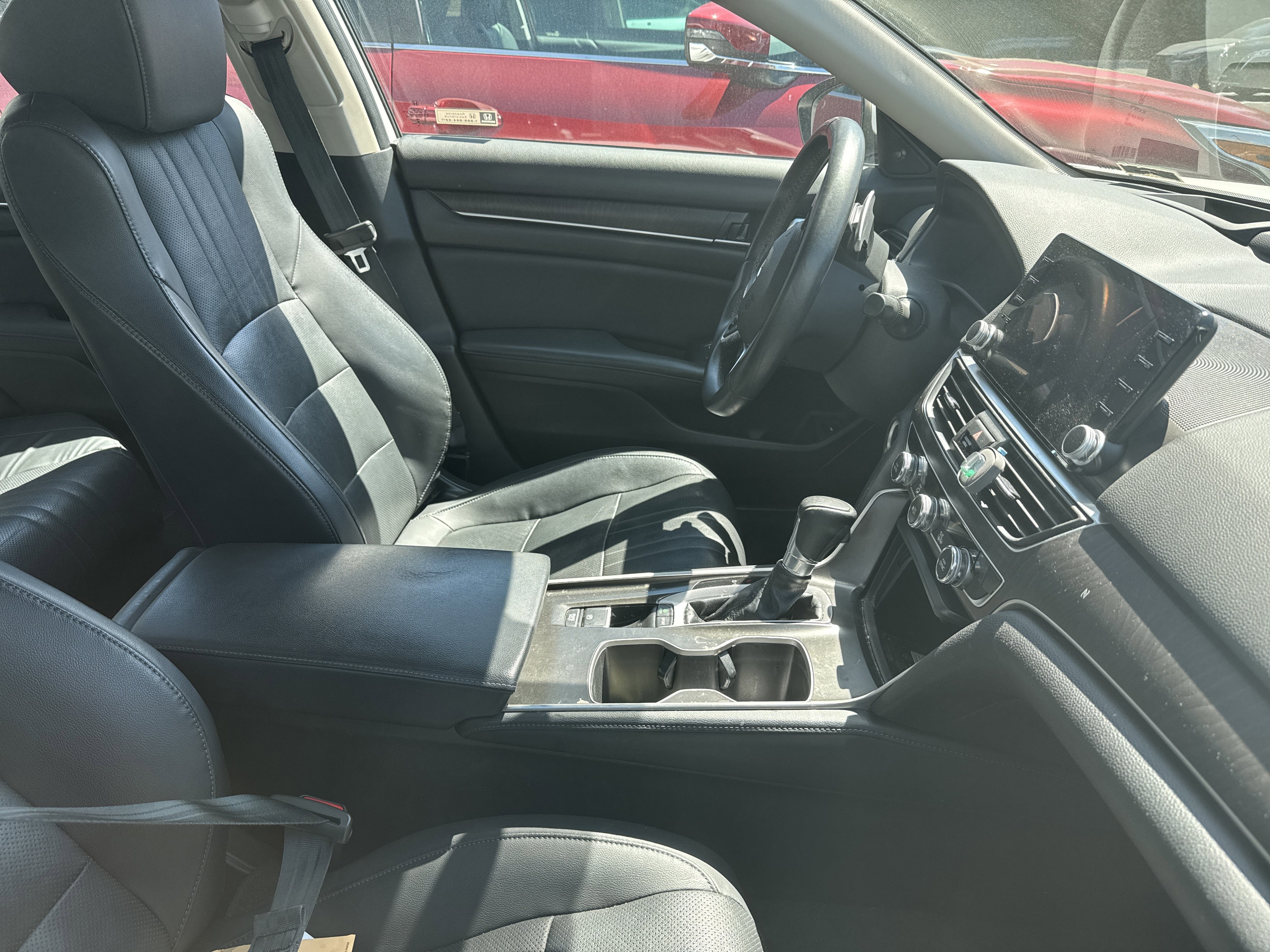 Used 2018 Honda Accord Touring image 10