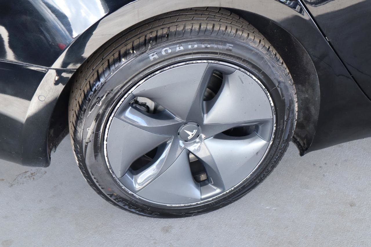 Used 2018 Tesla Model 3 Long Range RWD image 40