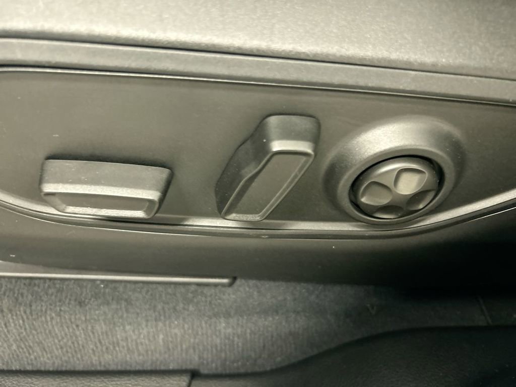 Certified 2023 Jeep Grand Cherokee Altitude image 10