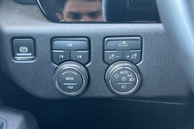 Used 2025 Chevrolet Silverado 2500 LT w/ Convenience Package AWD/4WD image 34