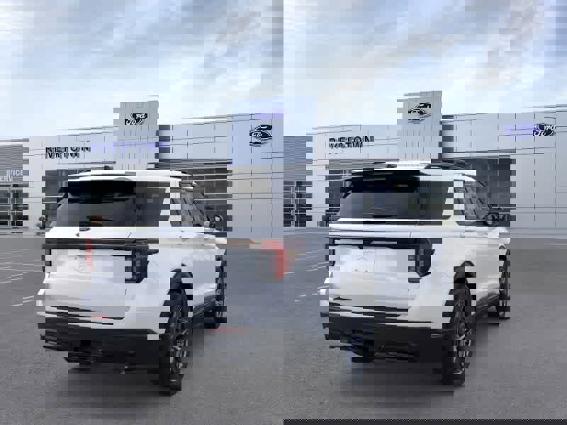 New 2026 Ford Explorer ST-Line w/ ST-Line Street Pack image 8