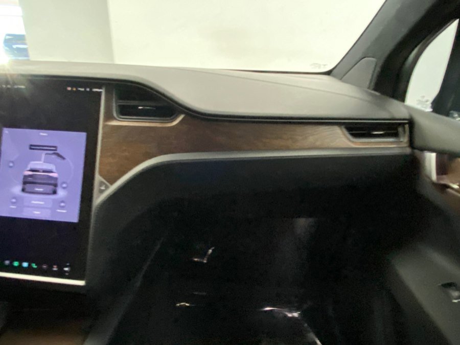 Used 2018 Tesla Model X 75D image 24