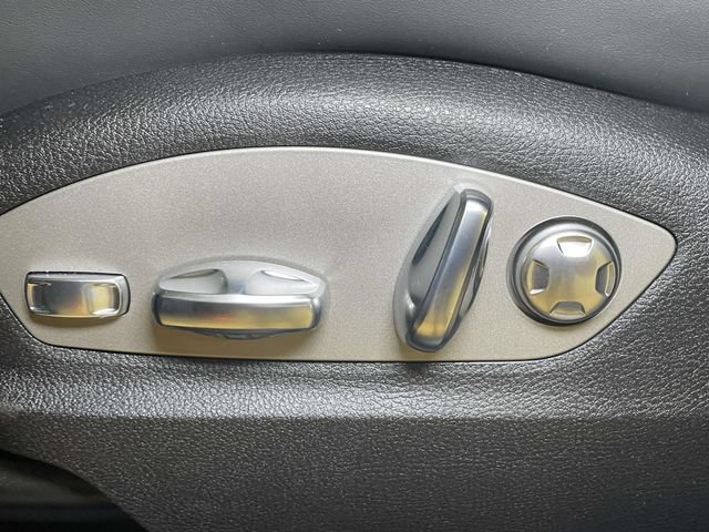 New 2026 Porsche Macan AWD/4WD image 18