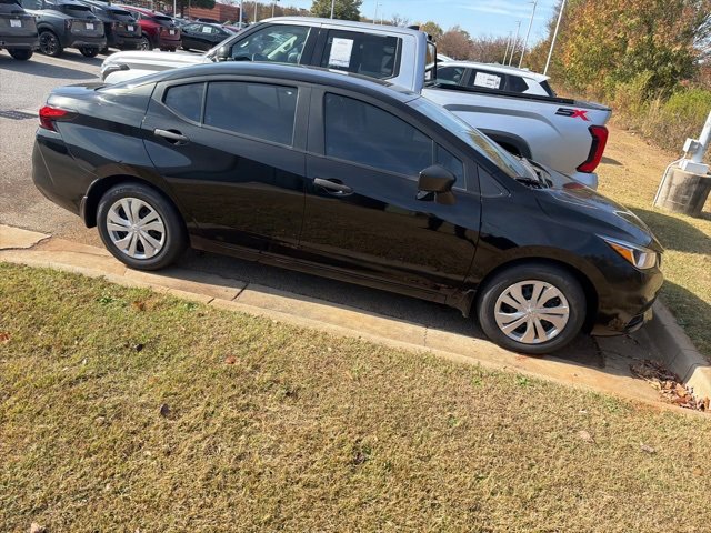 Used 2022 Nissan Versa S image 8