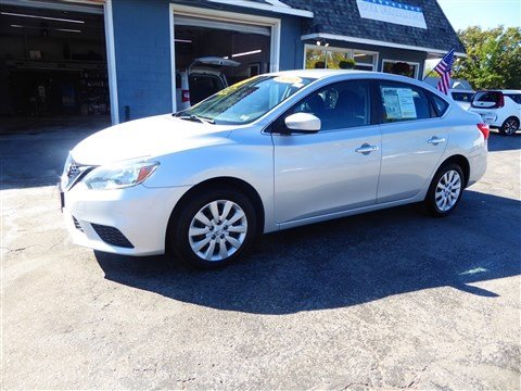 Used 2017 Nissan Sentra SV image 3