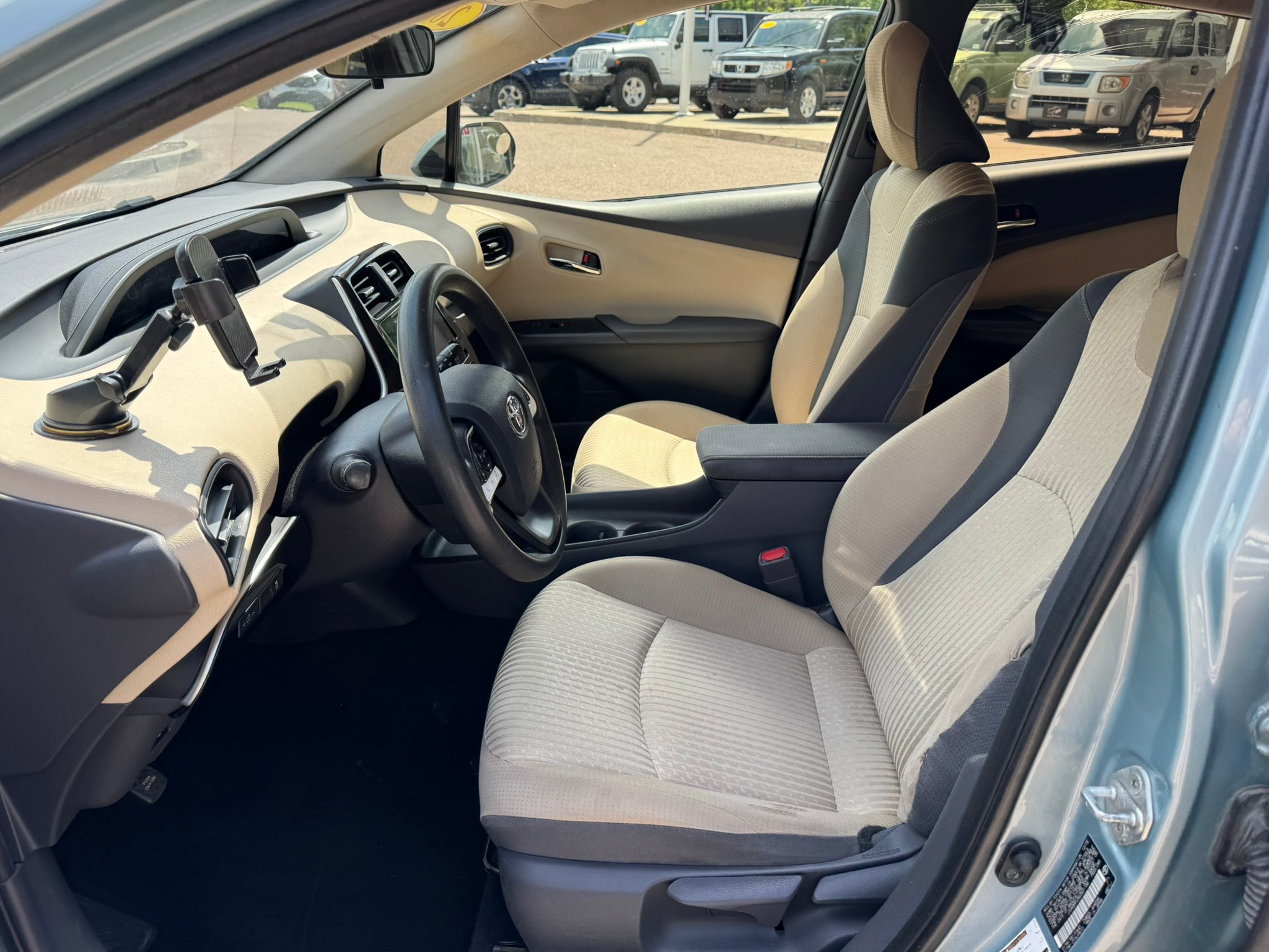Used 2016 Toyota Prius Two w/ Preferred Accessory Package FWD image 9