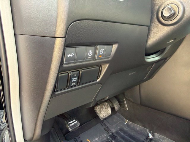 Used 2021 Nissan Armada Platinum w/ Captain's Chairs Package RWD image 21
