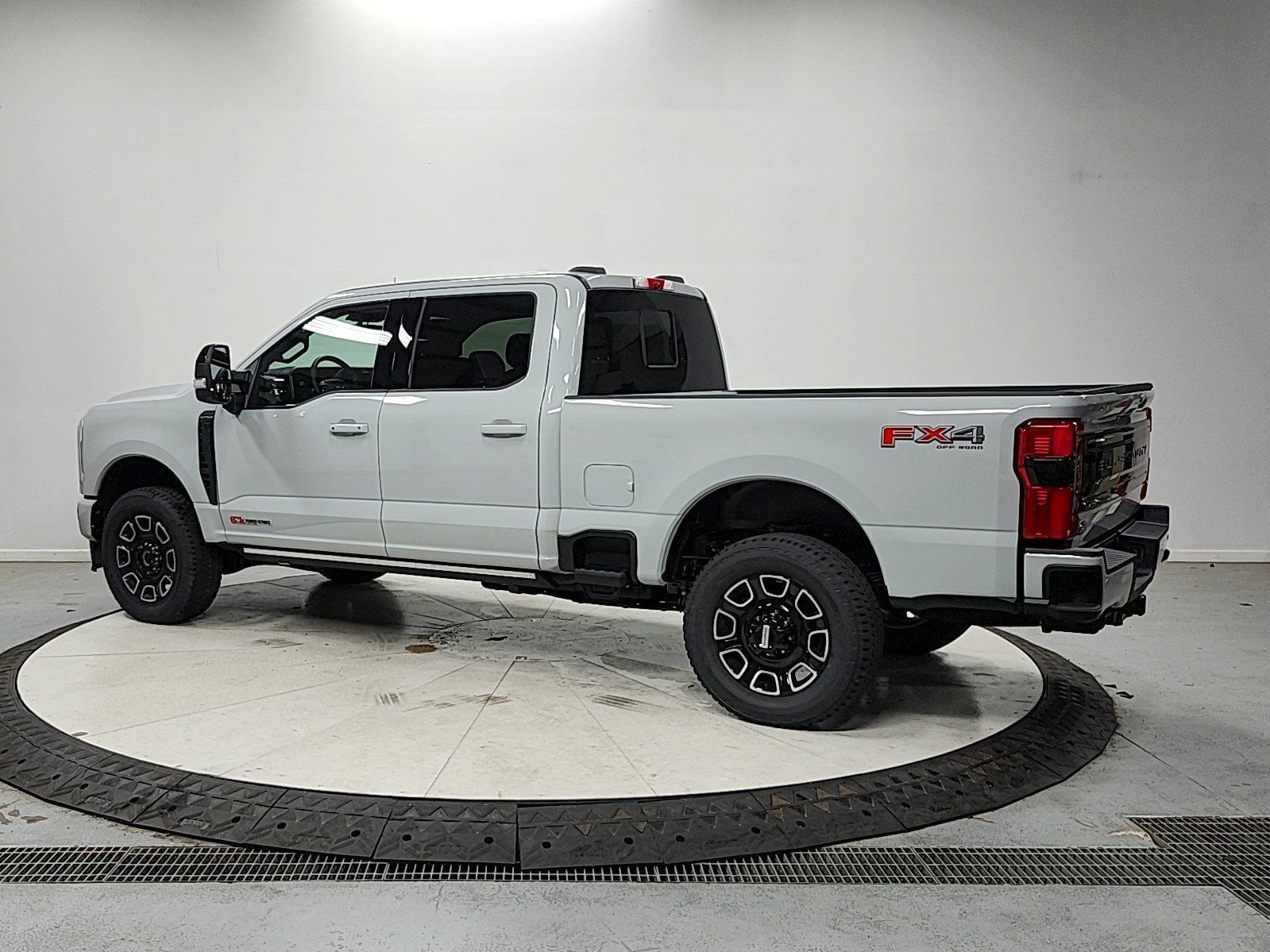 New 2026 Ford F250 Platinum AWD/4WD image 9