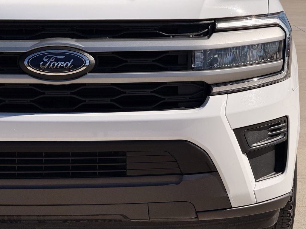 Used 2024 Ford Expedition XLT image 9
