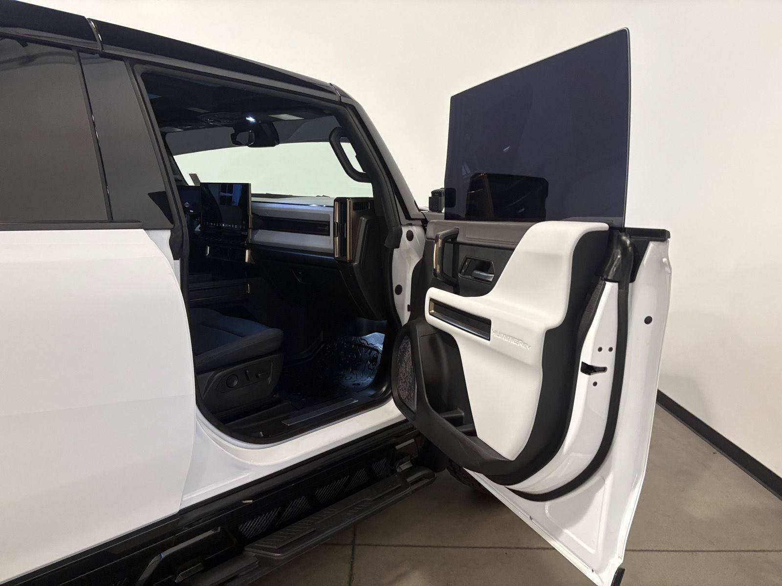 Used 2022 GMC Hummer EV Edition 1 w/ LPO, Illumination Package AWD/4WD image 45