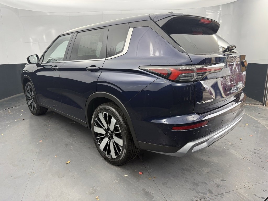 New 2025 Mitsubishi Outlander SE image 5
