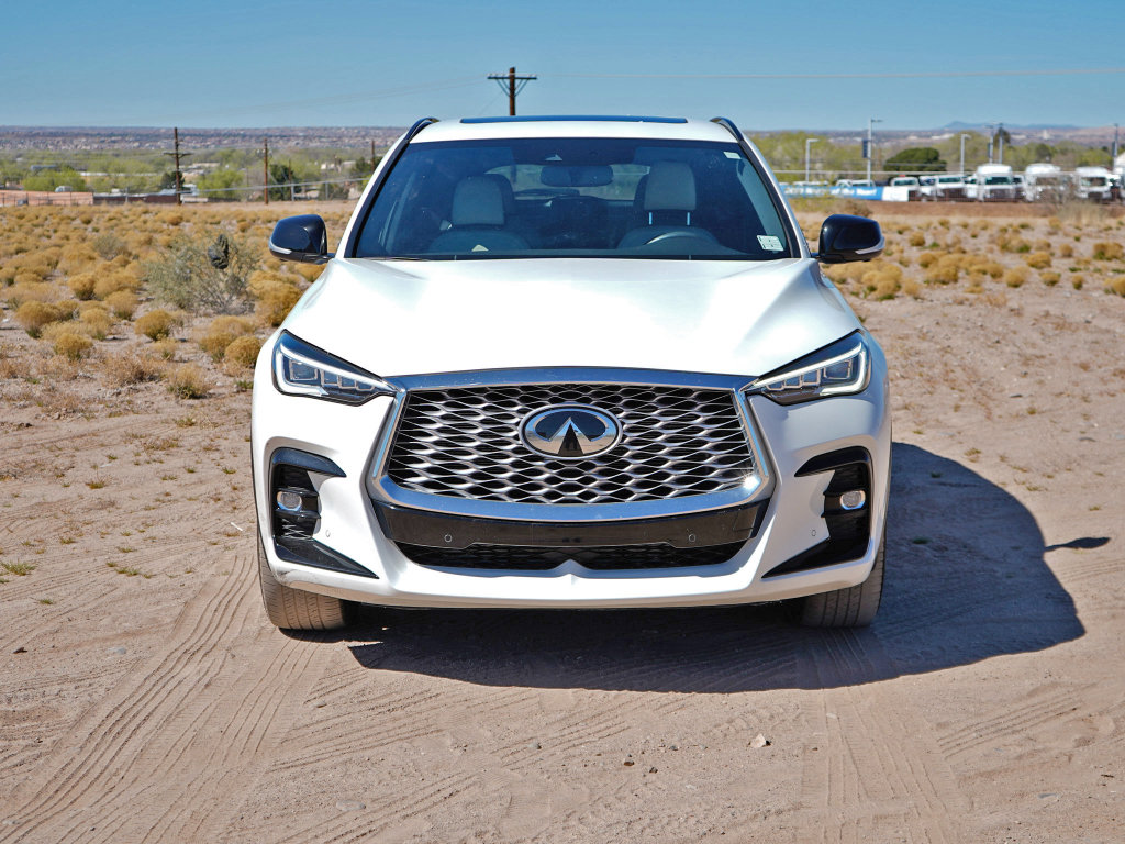 Used 2023 INFINITI QX55 Essential image 3