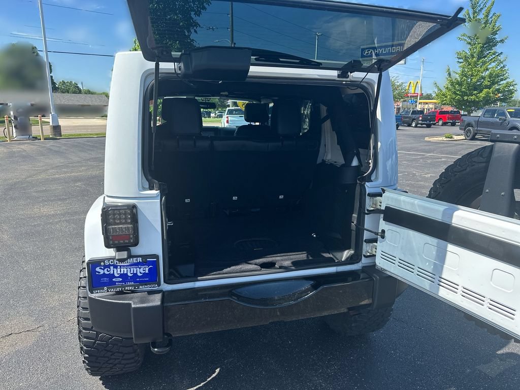 Used 2018 Jeep Wrangler Unlimited Sahara AWD/4WD image 19