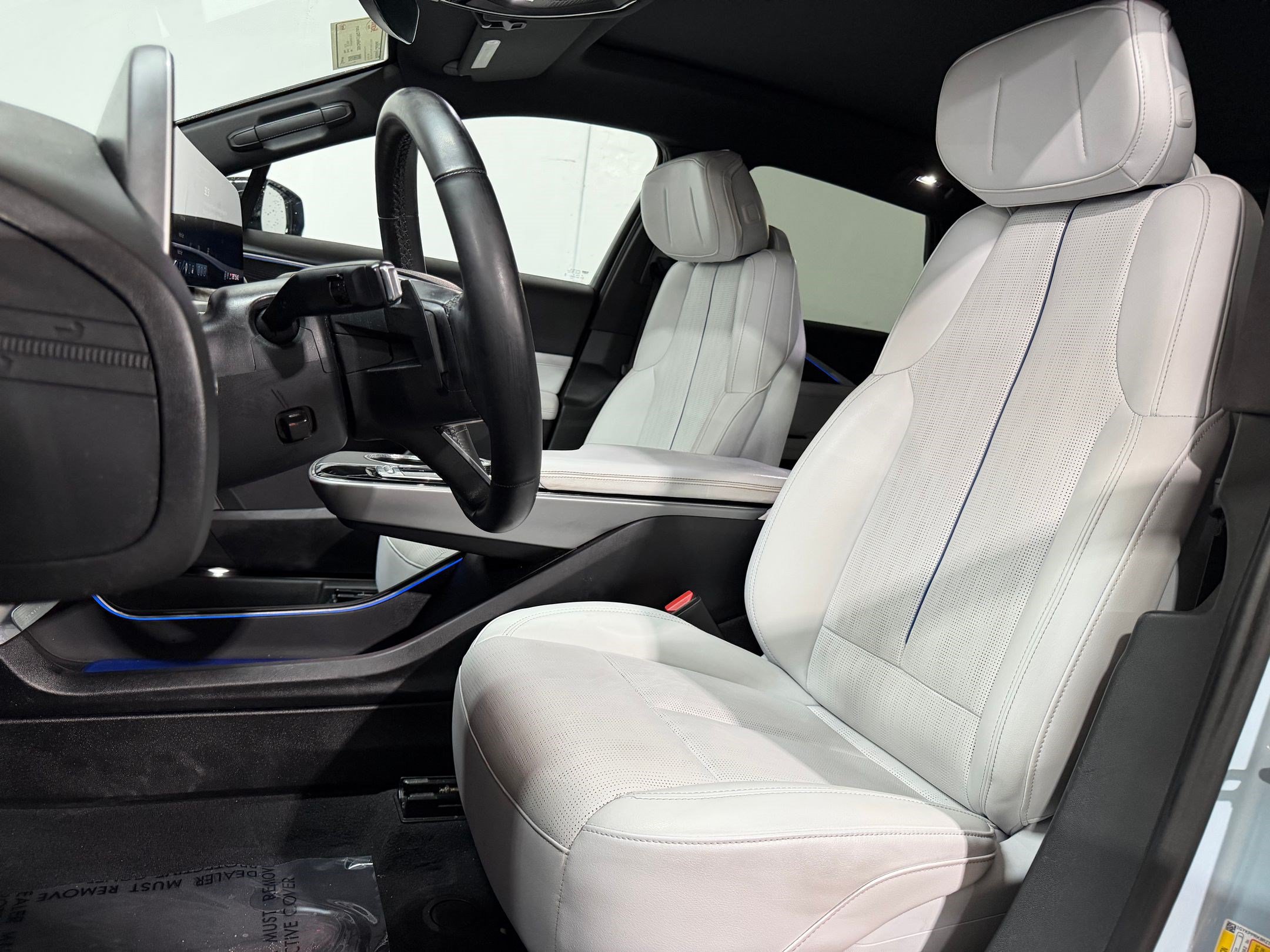 Certified 2024 Cadillac Lyriq Luxury RWD image 4