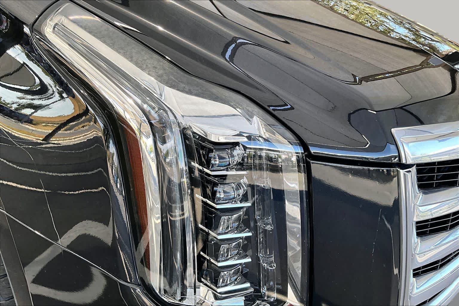 Used 2019 Cadillac Escalade ESV Luxury AWD/4WD image 28