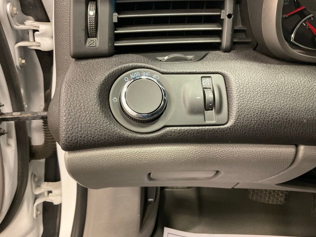 Used 2015 Chevrolet Malibu LT w/ Power Convenience Package image 13