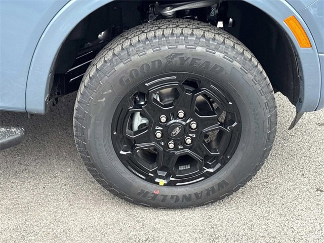 New 2025 Ford Ranger Lariat w/ Black Appearance Package image 9