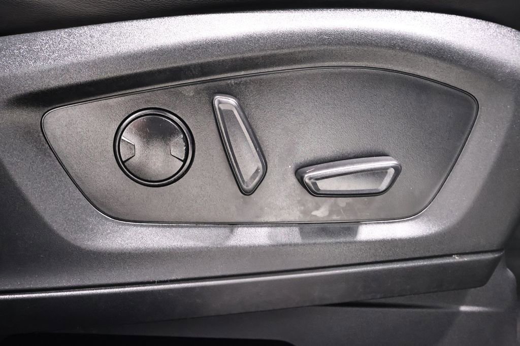 Certified 2023 Ford Explorer XLT w/ Equipment Group 202A image 21