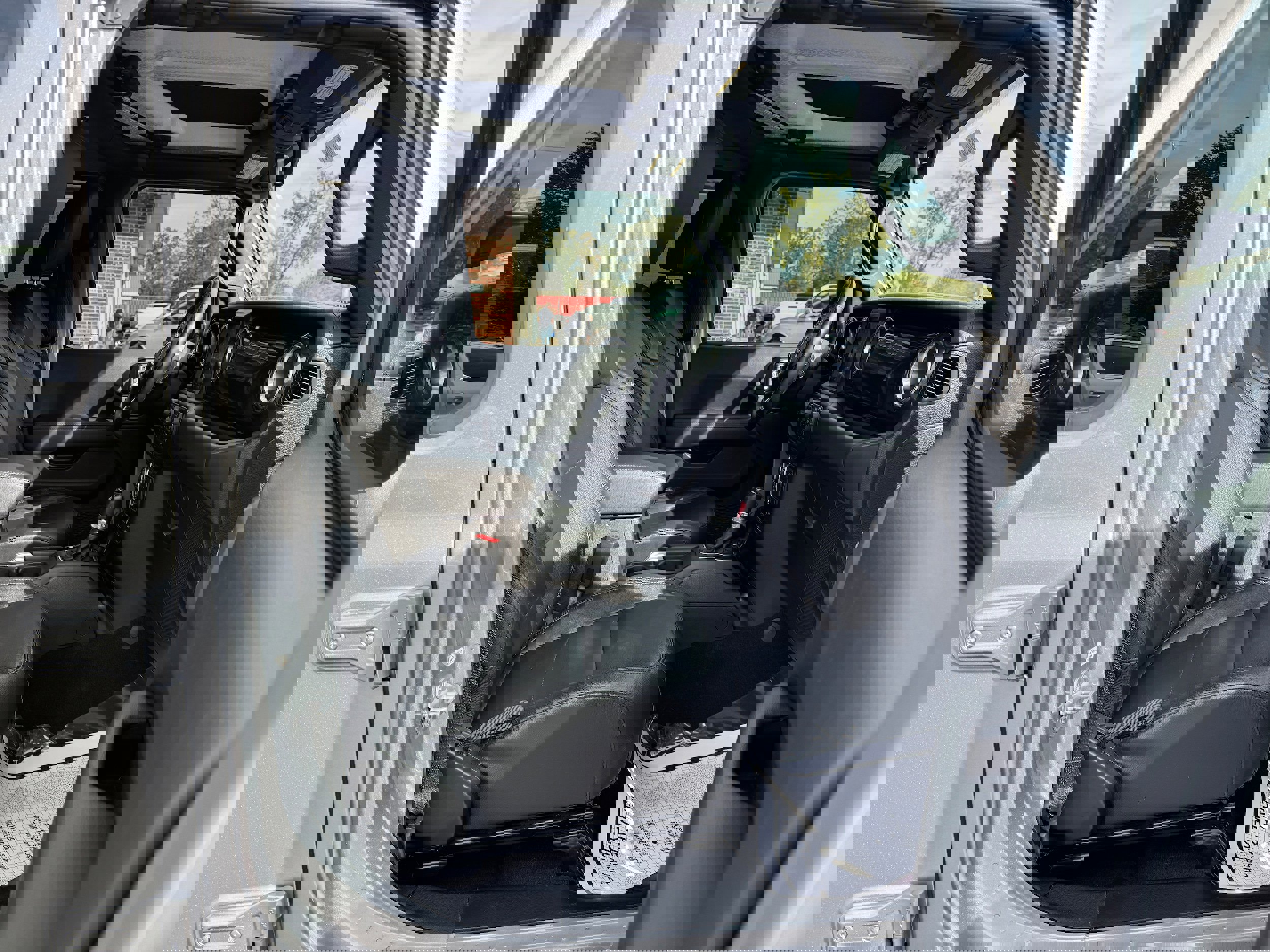 Used 2020 Jeep Wrangler Unlimited Sahara image 12