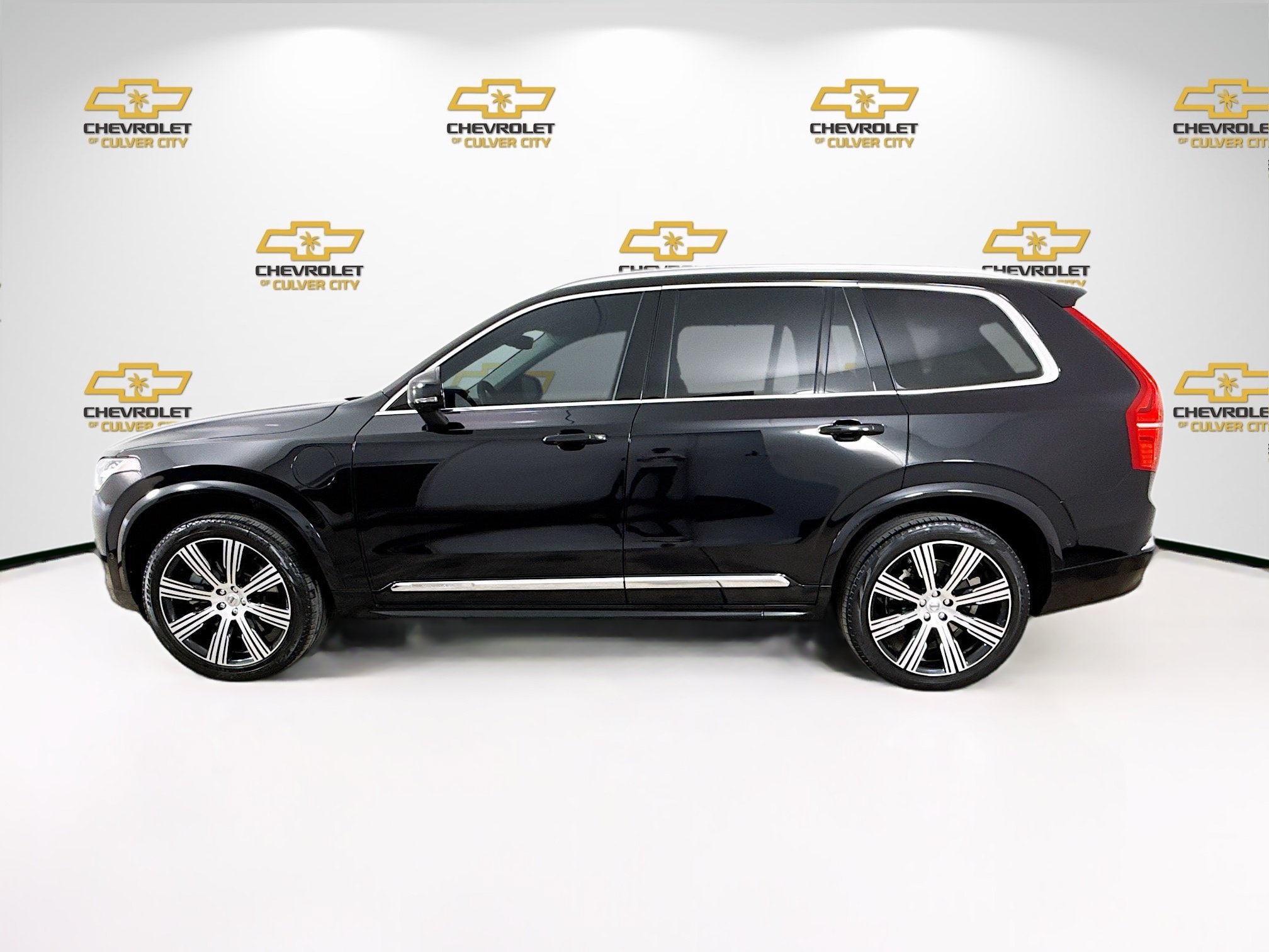 Used 2024 Volvo XC90 T8 Ultimate w/ Protection Package Premier AWD/4WD image 5