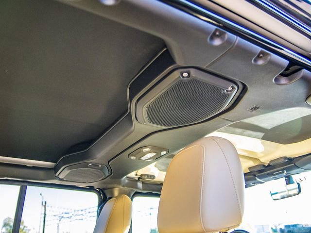 Used 2018 Jeep Wrangler Unlimited Sahara AWD/4WD image 24