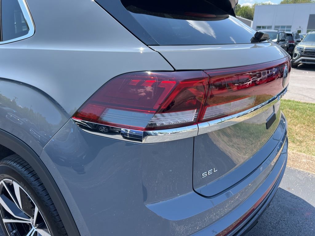 New 2026 Volkswagen Atlas Cross Sport SEL Premium R-Line image 12