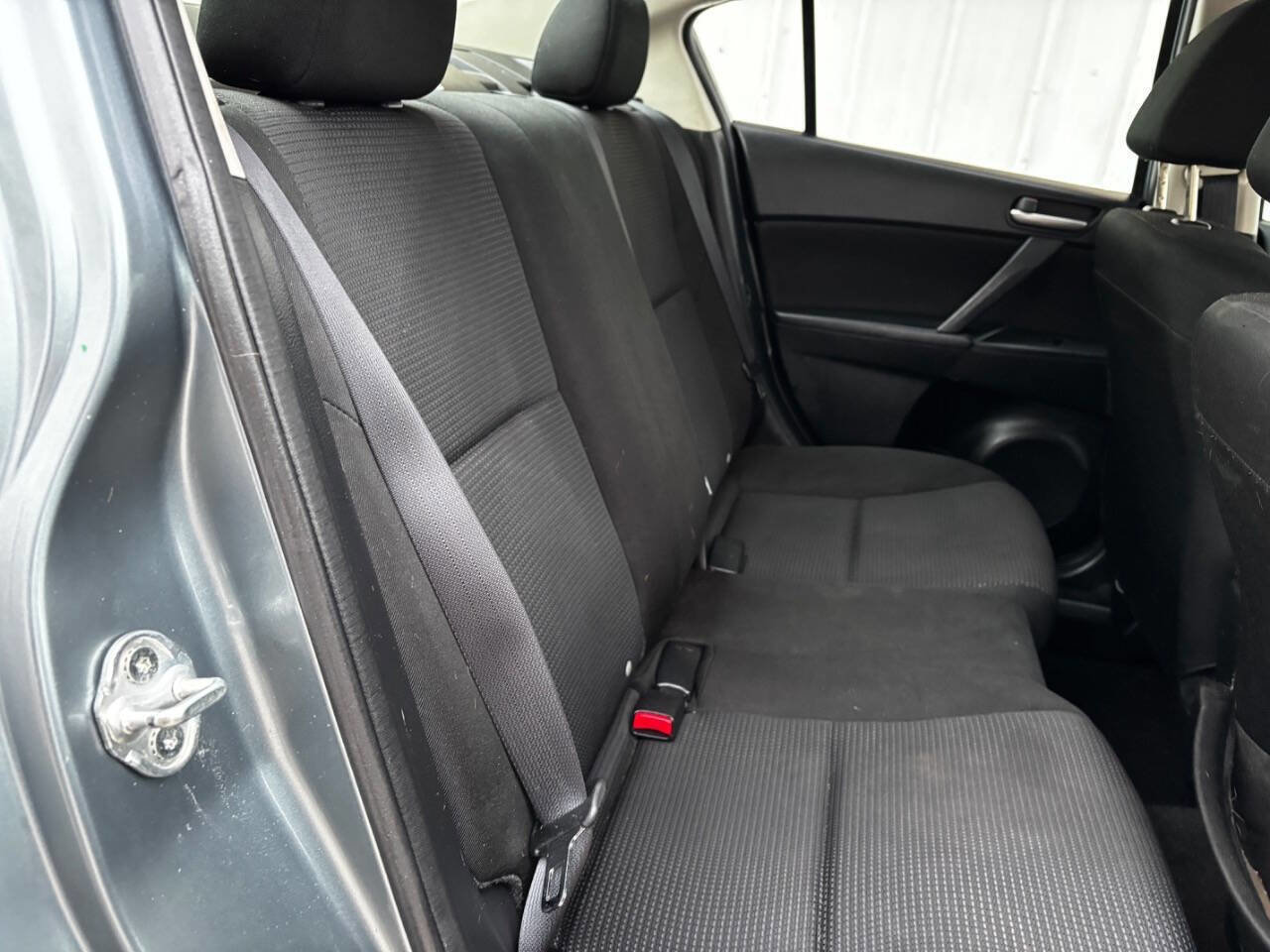 Used 2012 MAZDA MAZDA3 i Sport image 26